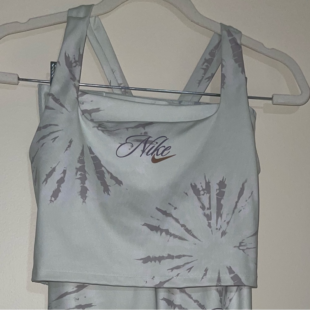 Nike Atleisure outfit